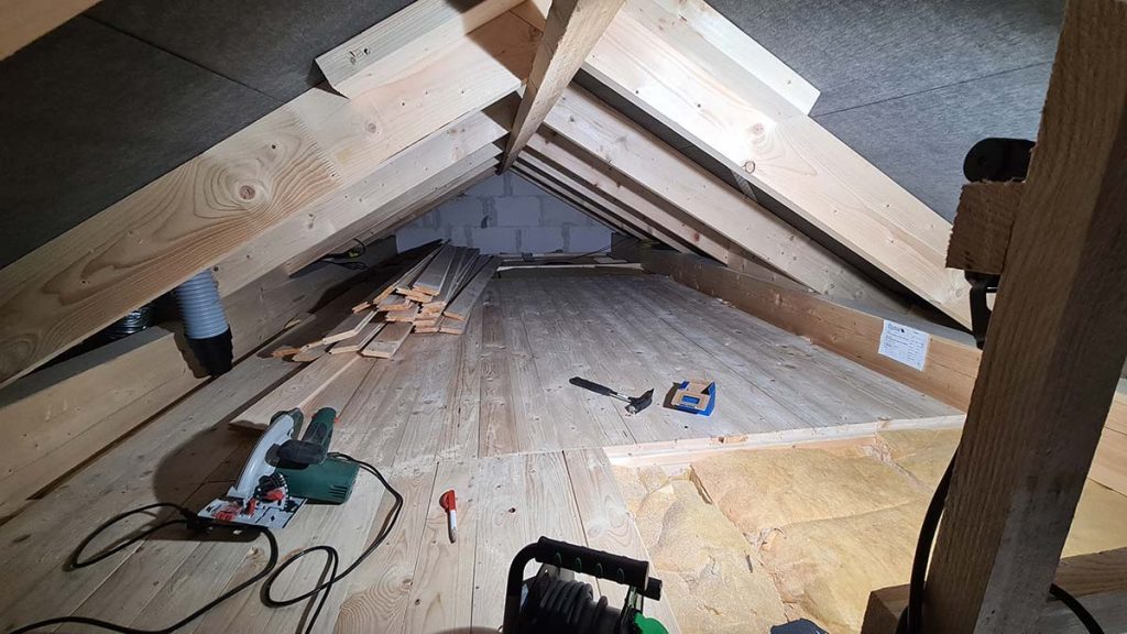 Werkeln im Dachboden