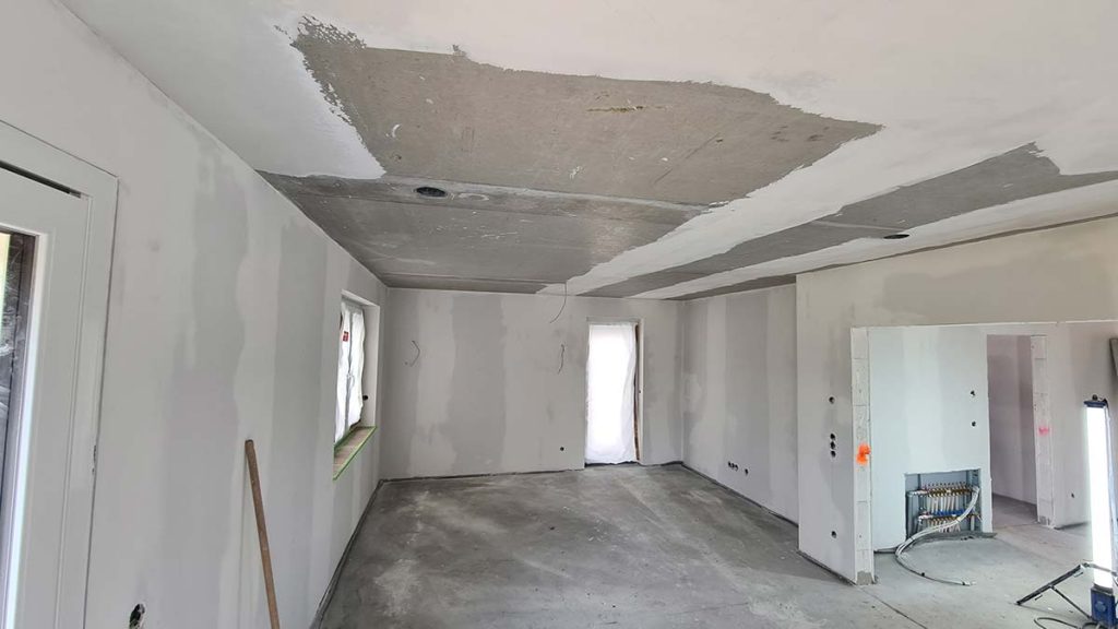 Spachteln der Wohnzimmer-Decke