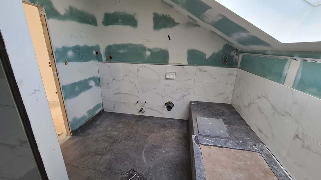 Fliesen im Badezimmer