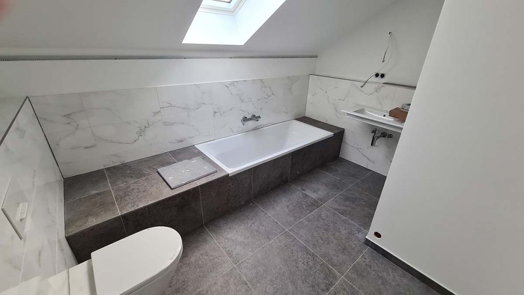 Endinstallation Sanitär im Badezimmer