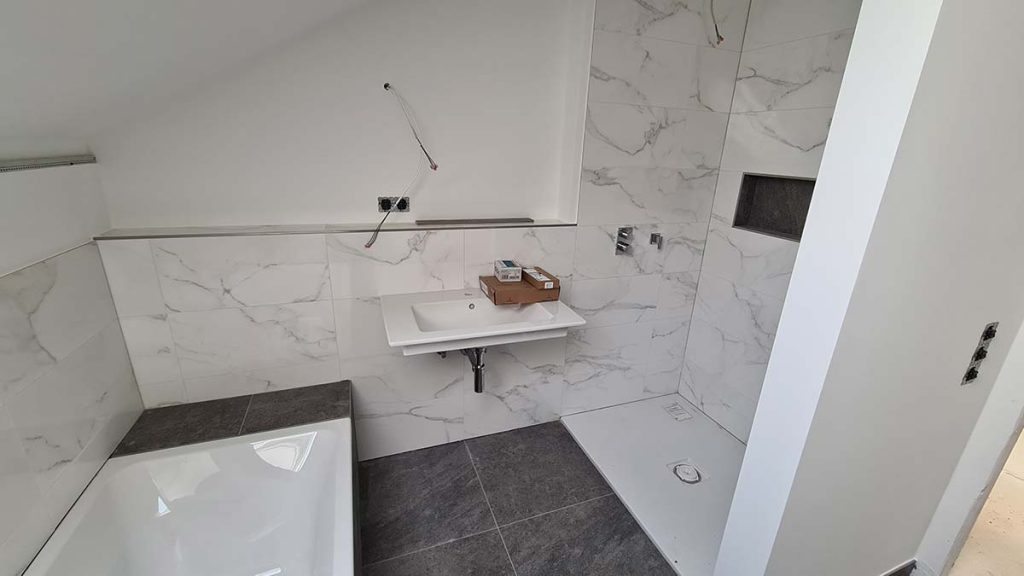 Endinstallation: Waschbecken hat noch keine Armatur